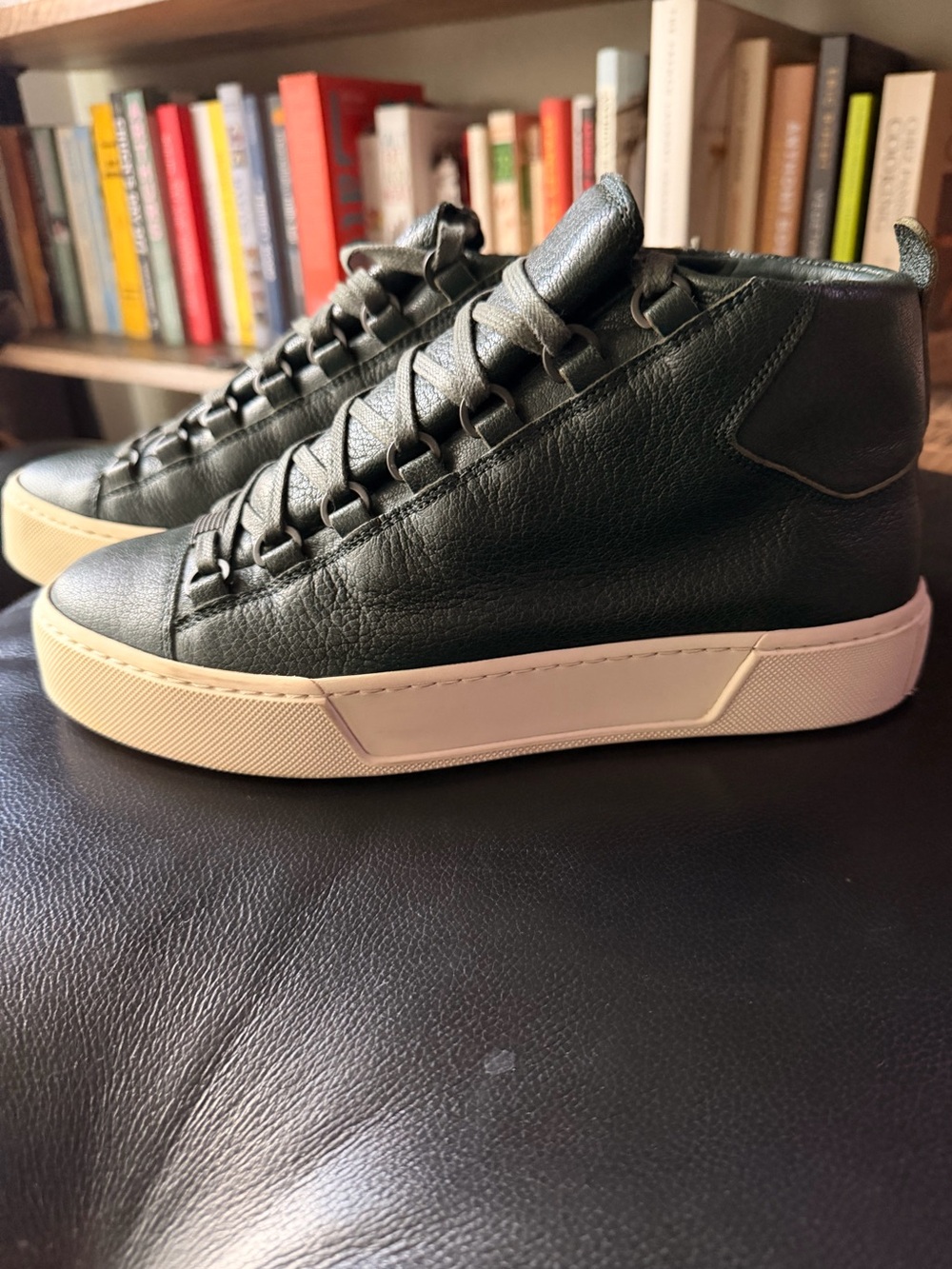 BALENCIAGA
Chevre Hamilton Arena high-tops (leather) UNISEX - Picture 2 of 13